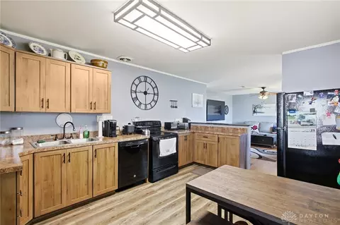 Kitchen - 532 Gruen Dr, Springfield, OH 45505 photo 3 of 3