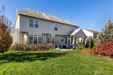 Exterior - 320 Springmill Dr, Springboro, OH 45066 photo 5 of 6