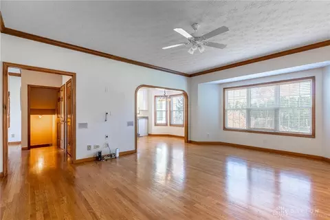 Living - 320 Springmill Dr, Springboro, OH 45066 photo 2 of 8