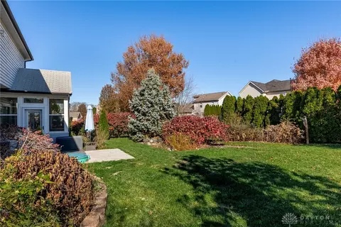 Exterior - 320 Springmill Dr, Springboro, OH 45066 photo 4 of 6