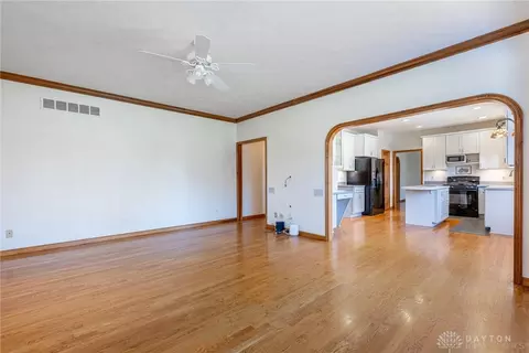Living - 320 Springmill Dr, Springboro, OH 45066 photo 7 of 8