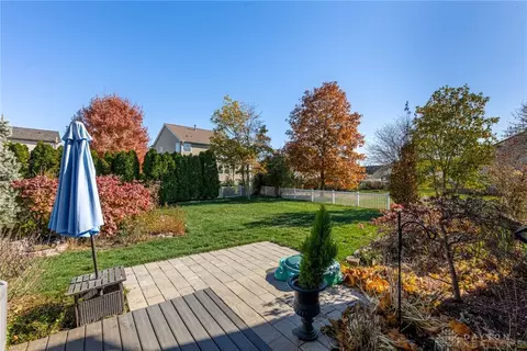 Exterior - 320 Springmill Dr, Springboro, OH 45066 photo 3 of 6