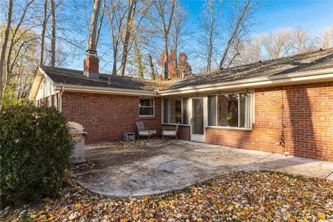 Exterior - 2308 Westlawn Dr, Kettering, OH 45440 photo 4 of 7