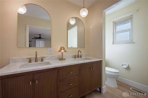 Bath - 2308 Westlawn Dr, Kettering, OH 45440 photo 2 of 3