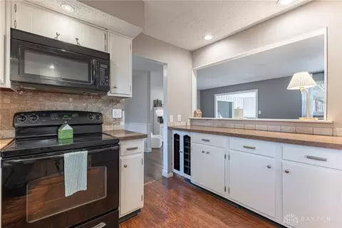 Kitchen - 2308 Westlawn Dr, Kettering, OH 45440 photo 1 of 4