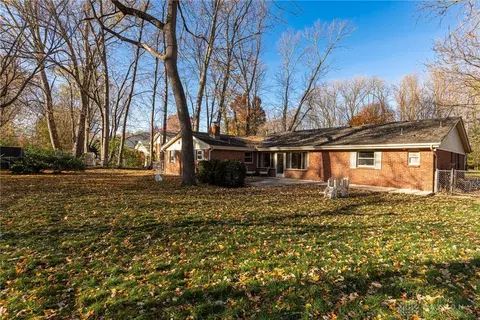 Exterior - 2308 Westlawn Dr, Kettering, OH 45440 photo 6 of 7