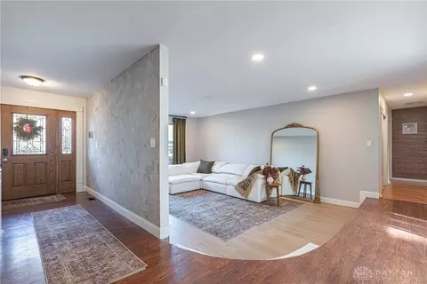 Entry Way - 2308 Westlawn Dr, Kettering, OH 45440 photo 4 of 4
