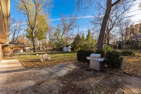 Exterior - 2308 Westlawn Dr, Kettering, OH 45440 photo 5 of 7