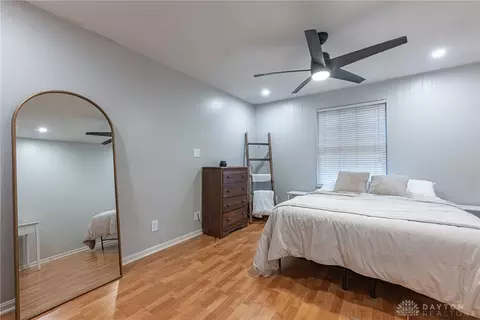 Bedroom - 2308 Westlawn Dr, Kettering, OH 45440 photo 3 of 5