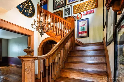 Entry Way - 361 Upper Valley Pike, Springfield, OH 45504 photo 10 of 15
