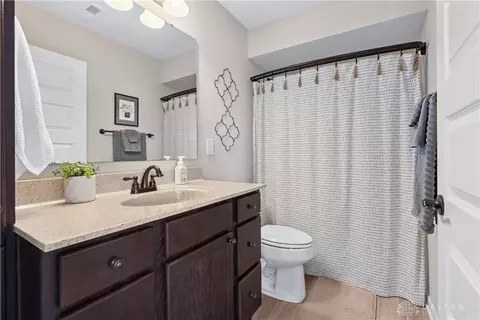 Bath - 135 Rippling Brook Ln, Springboro, OH 45066 photo 3 of 4