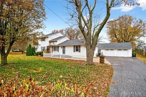 2241 Old Springfield Rd, Vandalia, OH 45377
