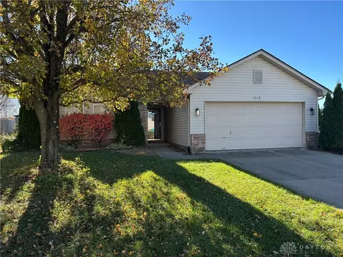 1318 Prem Pl, Xenia, OH 45385