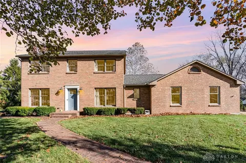 8670 Hawthorne Pl, Springboro, OH 45066