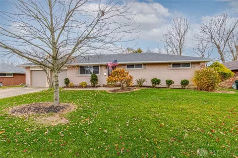 1014 Blossom Heath Rd, Lebanon, OH 45036