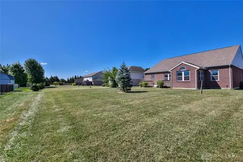 Exterior - 1354 Alexander Dr, Hamilton, OH 45013 photo 8 of 11