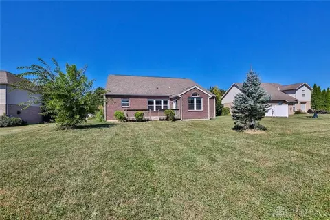 Exterior - 1354 Alexander Dr, Hamilton, OH 45013 photo 7 of 11