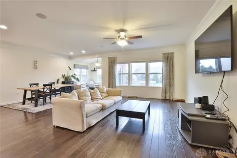 Living - 1354 Alexander Dr, Hamilton, OH 45013 photo 2 of 2