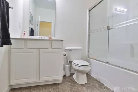 Bath - 1354 Alexander Dr, Hamilton, OH 45013 photo 4 of 4