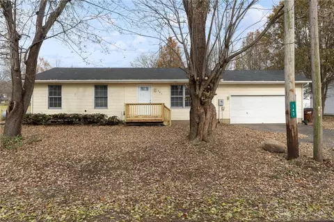 143 Grant St, Harveysburg, OH 45032