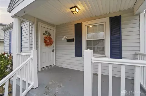 Exterior - 413 Spring Ave, Franklin, OH 45005 photo 3 of 4