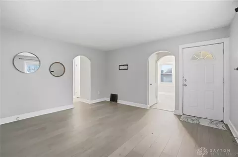 Living - 413 Spring Ave, Franklin, OH 45005 photo 3 of 3