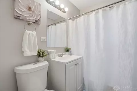Bath - 413 Spring Ave, Franklin, OH 45005 photo 1 of 1