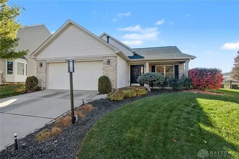 725 Settlers Walk Blvd, Springboro, OH 45066