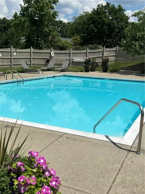 Exterior - 571 Eagle Cir, Kettering, OH 45429 photo 21 of 22