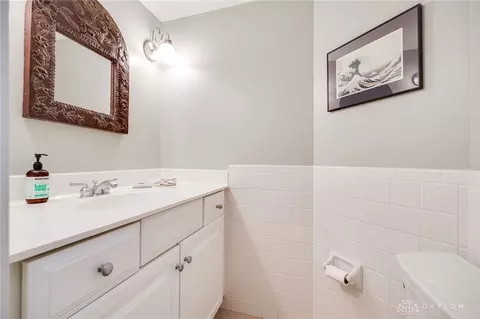Bath - 571 Eagle Cir, Kettering, OH 45429 photo 7 of 7