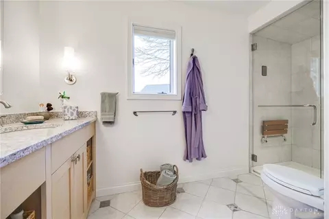 Bath - 571 Eagle Cir, Kettering, OH 45429 photo 5 of 7