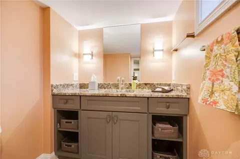 Bath - 571 Eagle Cir, Kettering, OH 45429 photo 2 of 7