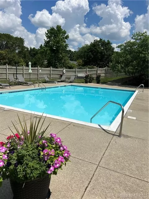 Exterior - 571 Eagle Cir, Kettering, OH 45429 photo 22 of 22