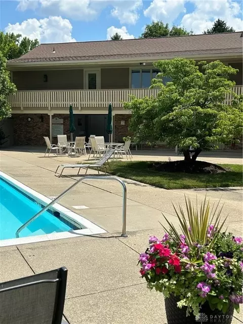 Exterior - 571 Eagle Cir, Kettering, OH 45429 photo 20 of 22