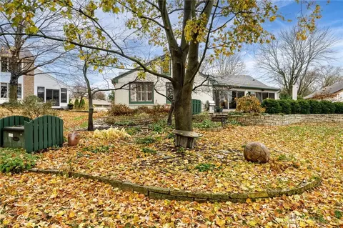 Exterior - 571 Eagle Cir, Kettering, OH 45429 photo 14 of 22