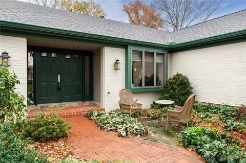 Exterior - 571 Eagle Cir, Kettering, OH 45429 photo 3 of 22
