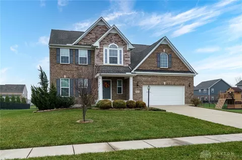 9616 Linden Brook Dr, Centerville, OH 45458