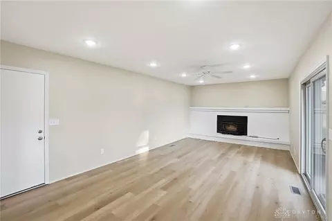Living - 5336 Red Coach Rd, Centerville, OH 45429 photo 5 of 7