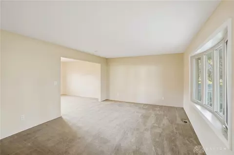 Living - 5336 Red Coach Rd, Centerville, OH 45429 photo 1 of 7