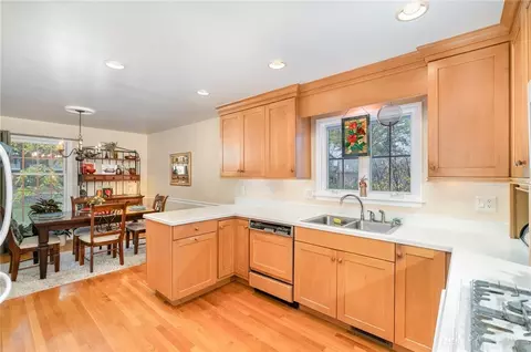 Kitchen - 460 Whitestone Ct, Cincinnati, OH 45231 photo 1 of 3