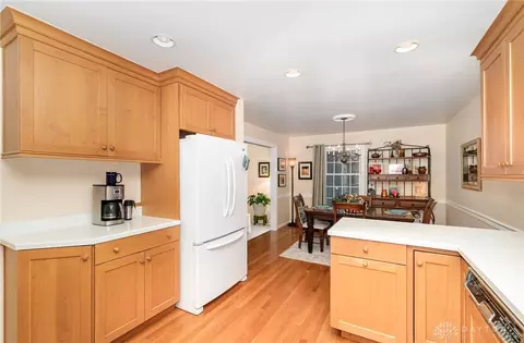 Kitchen - 460 Whitestone Ct, Cincinnati, OH 45231 photo 2 of 3
