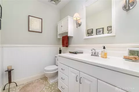 Bath - 460 Whitestone Ct, Cincinnati, OH 45231 photo 1 of 3