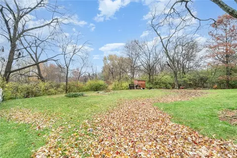 Exterior - 460 Whitestone Ct, Cincinnati, OH 45231 photo 7 of 9