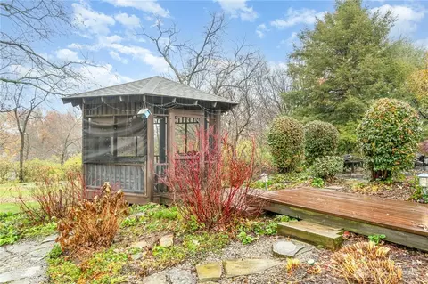 Exterior - 460 Whitestone Ct, Cincinnati, OH 45231 photo 6 of 9