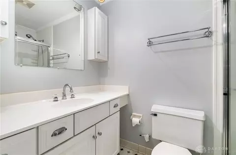 Bath - 460 Whitestone Ct, Cincinnati, OH 45231 photo 2 of 3