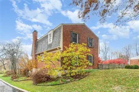 Exterior - 460 Whitestone Ct, Cincinnati, OH 45231 photo 5 of 9