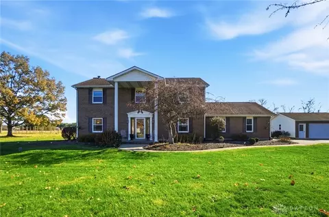 1681 Valley Heights Rd, Xenia, OH 45385