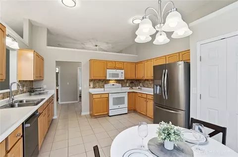 Kitchen - 6321 Edgewater Dr, Mason, OH 45040 photo 5 of 6