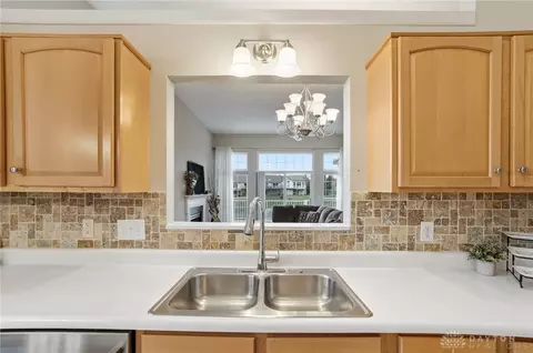 Kitchen - 6321 Edgewater Dr, Mason, OH 45040 photo 4 of 6