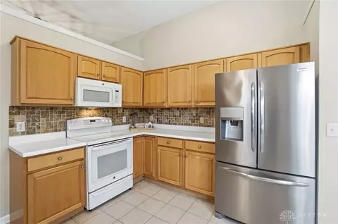 Kitchen - 6321 Edgewater Dr, Mason, OH 45040 photo 3 of 6